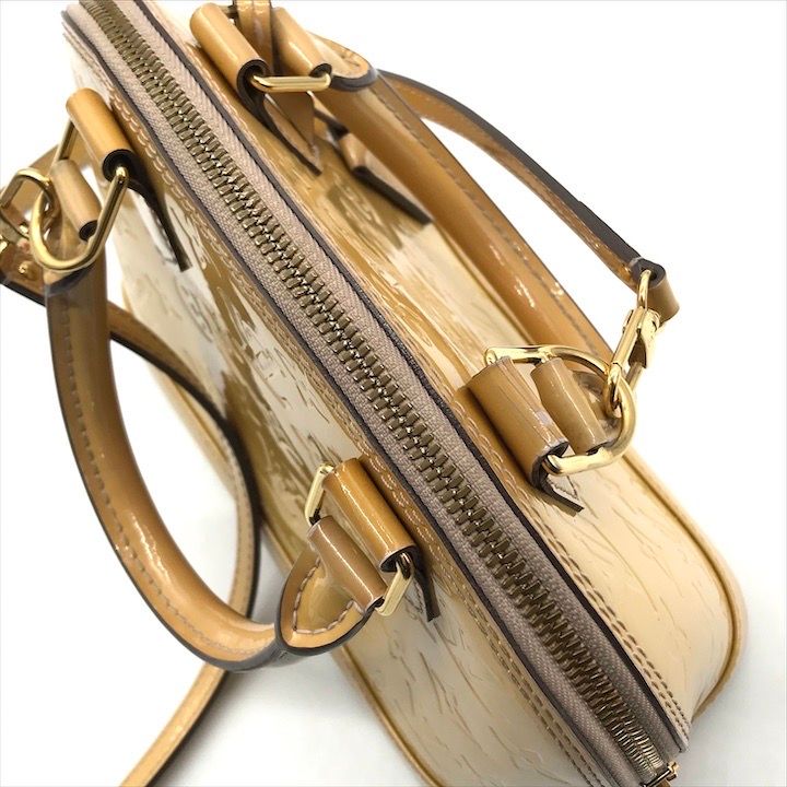 Louis Vuitton Vernis Alma BB Enamel 2-Way Shoulder Hand Bag Beige — view 7
