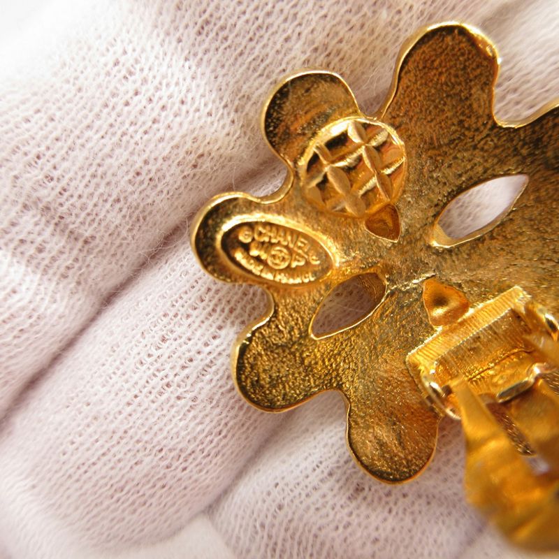 Chanel Coco Mark Vintage 94 P Metal Gold Earrings 0505 — view 5