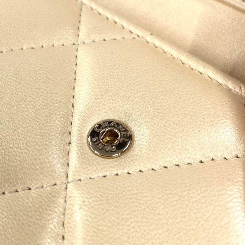 Chanel Quilted Trifold Wallet Lamb Skin Ap2809 White Gold Hardware Coco Pearl — view 7