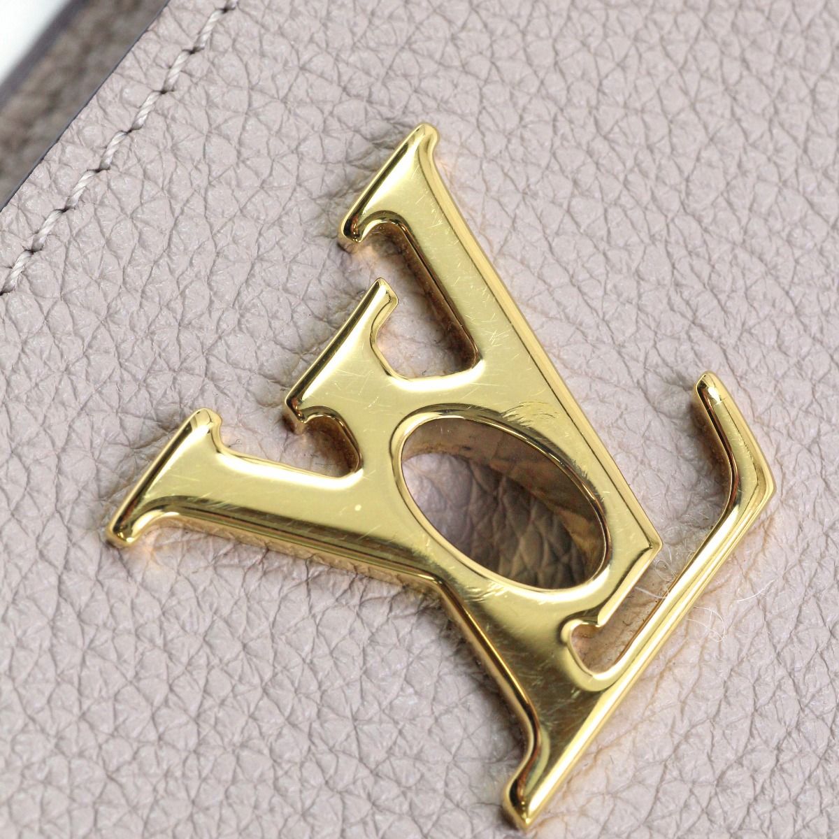 Louis Vuitton Nano Lockme Bucket Shoulder Bag Beige — view 9