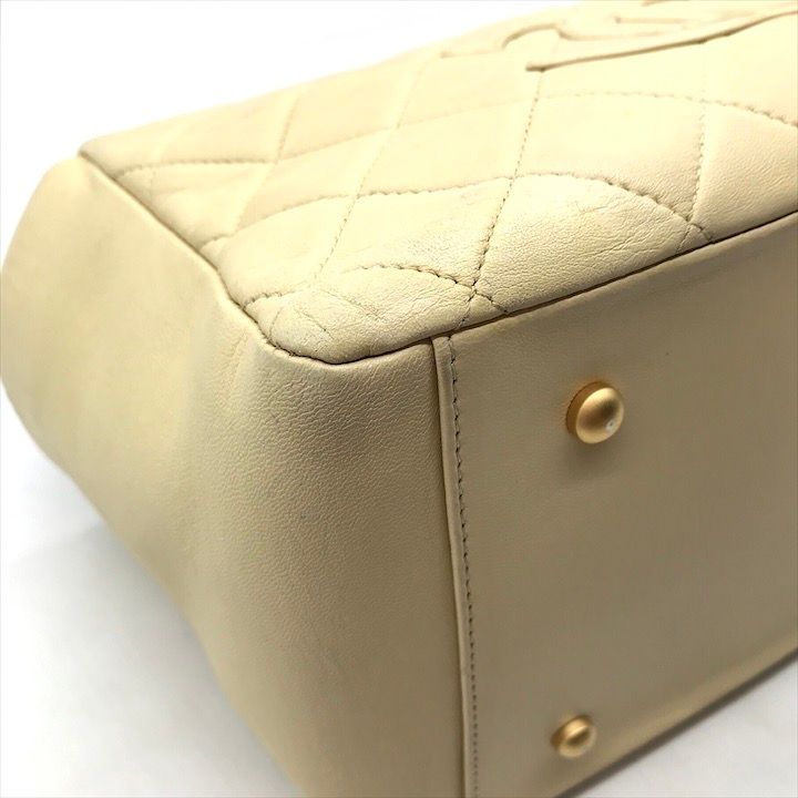 Chanel CC Logo Quilted Chain Tote Hand Ivory — view 6
