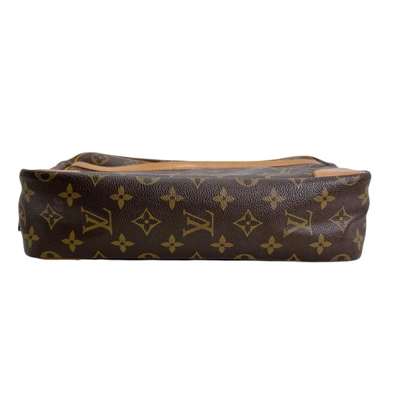 Louis Vuitton Monogram Trocadero 27 Crossbody Bag — view 5
