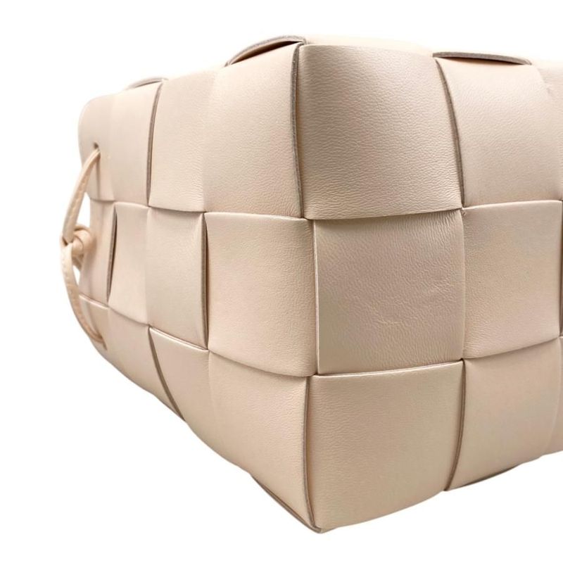 Bottega Veneta Shoulder Bag Small Cassette Bucket Lambskin Pink — view 6