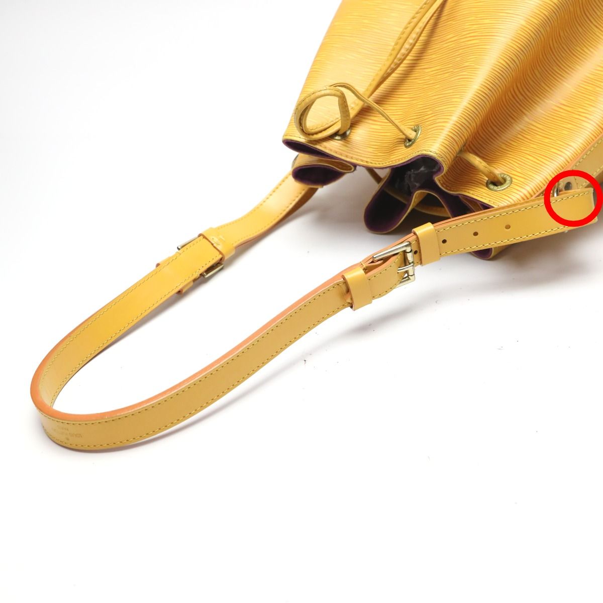 Louis Vuitton Epi Drawstring Shape Shoulder Bag Petite Noe — view 6