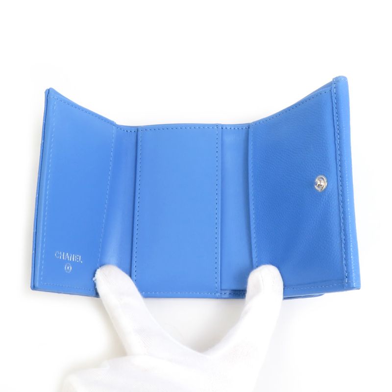 Chanel Trifold Caviar Wallet — view 3
