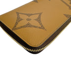 Louis Vuitton Monogram Giant Long Wallet Zippy — view 7