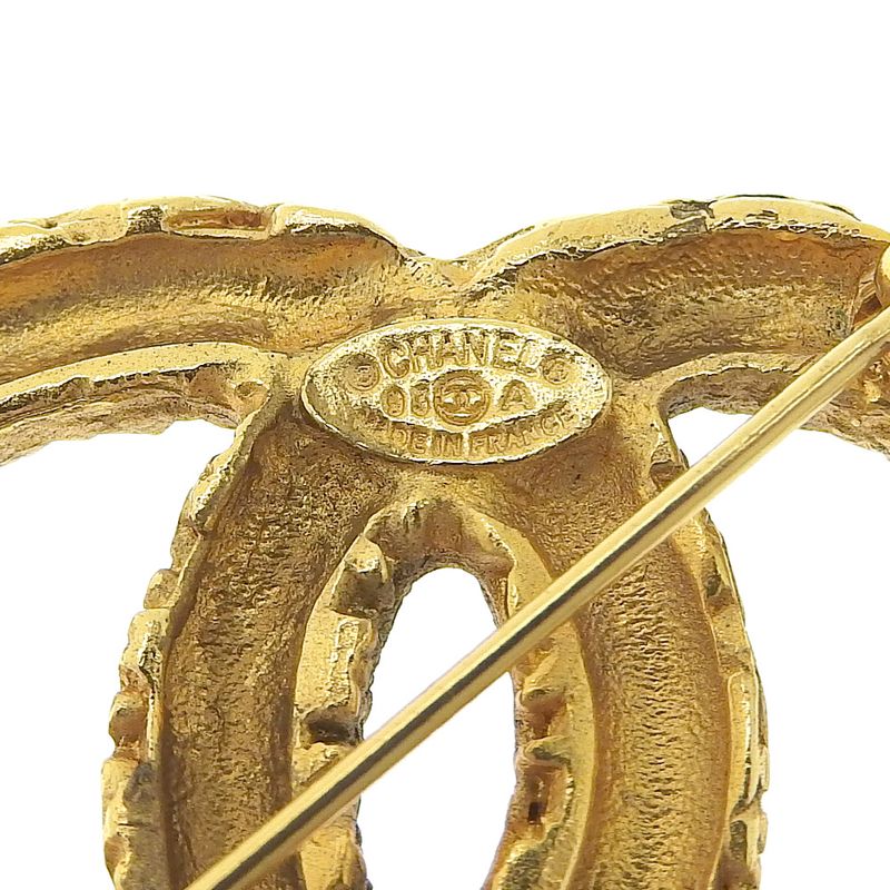 Chanel Lava 93 a Gold Plated 95 29.1 g Brooch — view 7