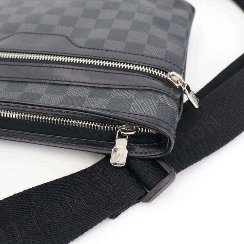 Louis Vuitton Thomas Damier Graphite Shoulder Bag — view 5