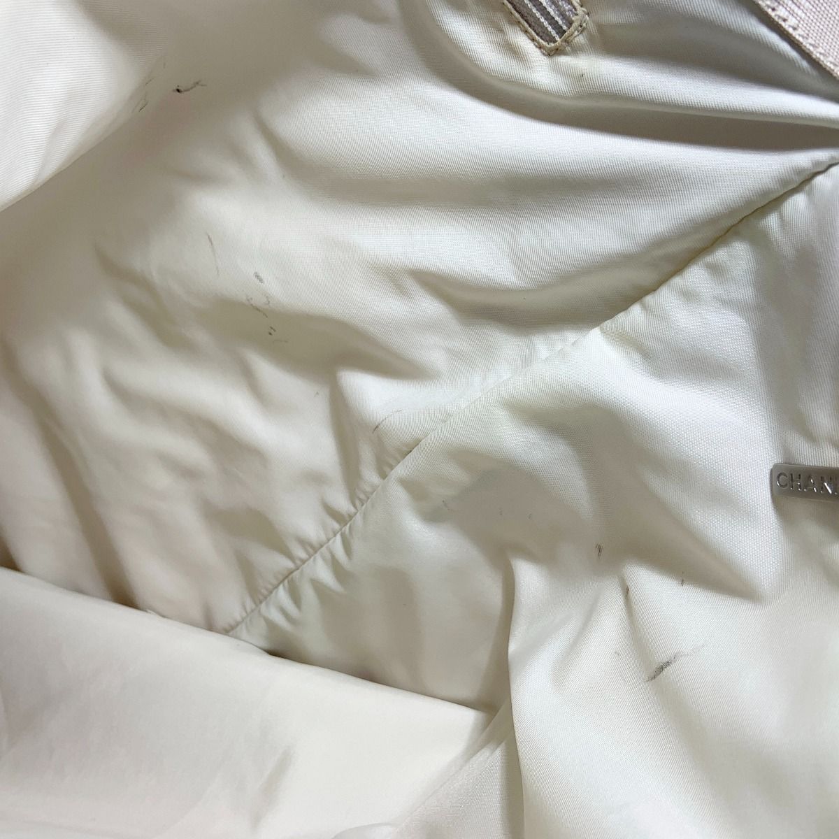 Chanel New Travel Line Tote Bag Beige — view 7