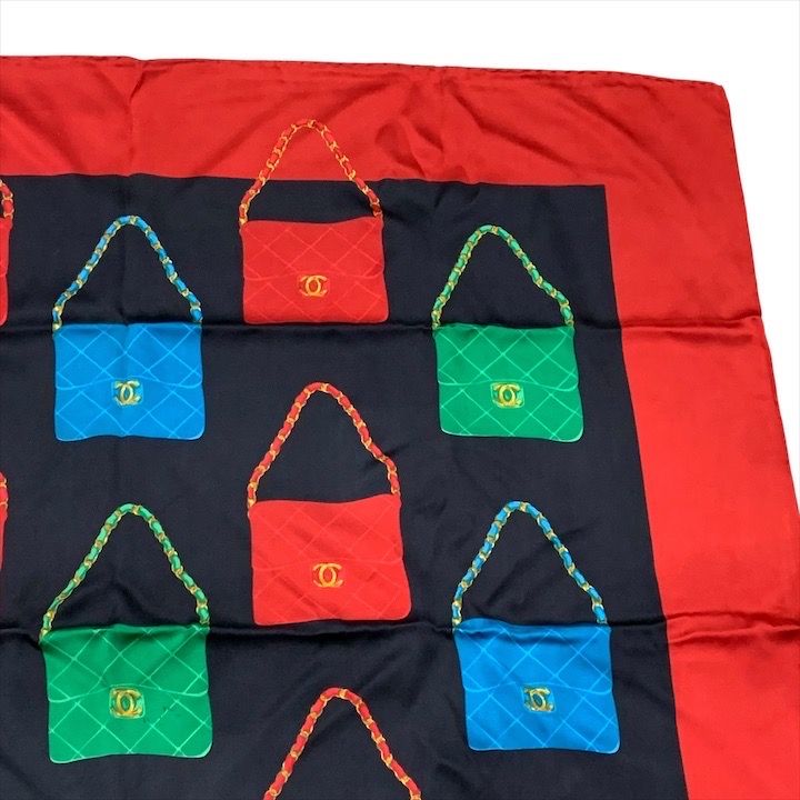Chanel CC Logo Quilted Vintage Bag Pattern Large Scarf Silk 100% Red Black — view 3