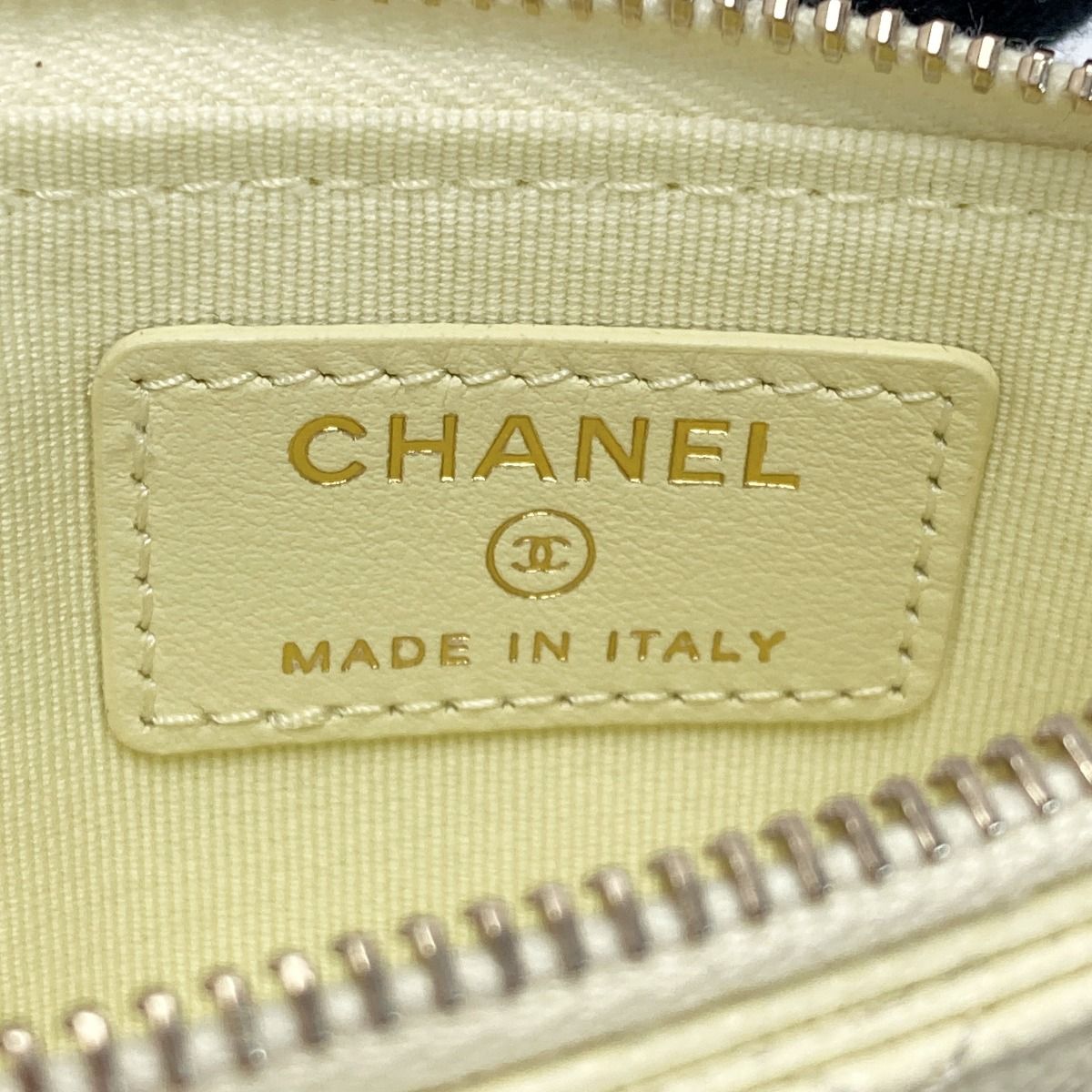 Chanel Quilted Classic Card Case Ap2570 Light Yellow Caviar Leather Coin — view 5