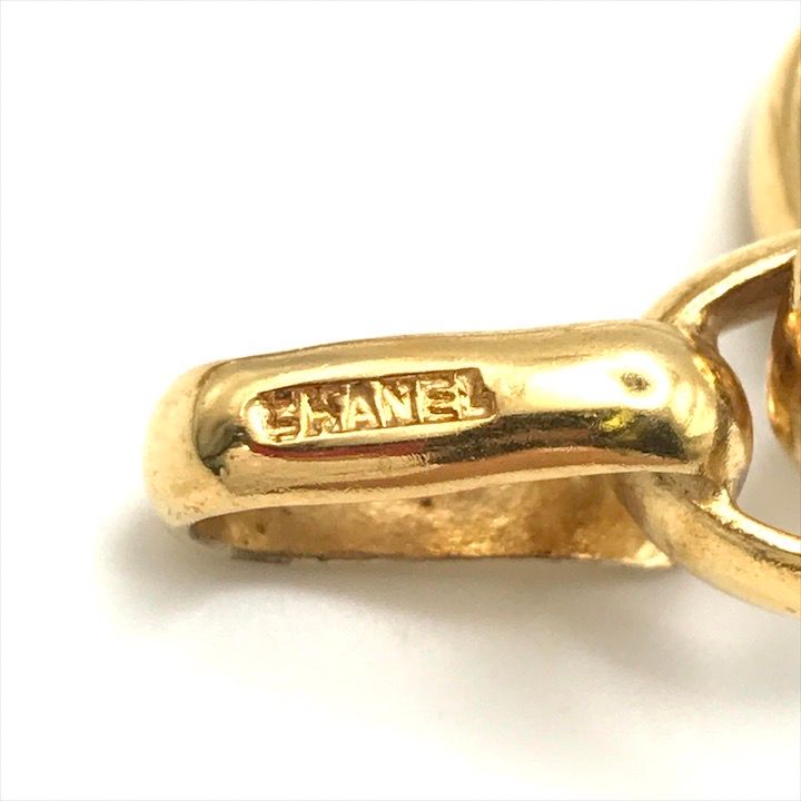 Chanel Round Logo Plate Chain Necklace Gold — view 7