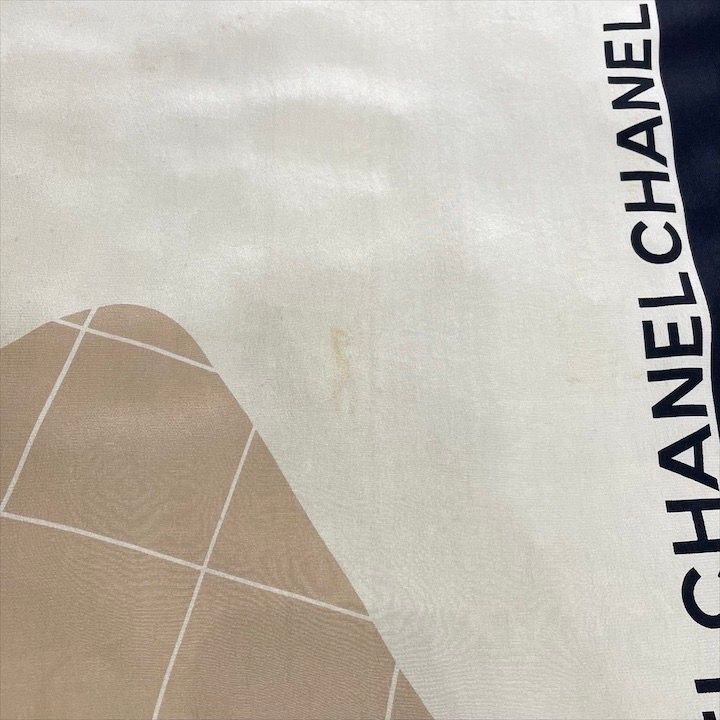 Chanel CC Logo Quilted Scarf Silk Black Beige Large — view 7