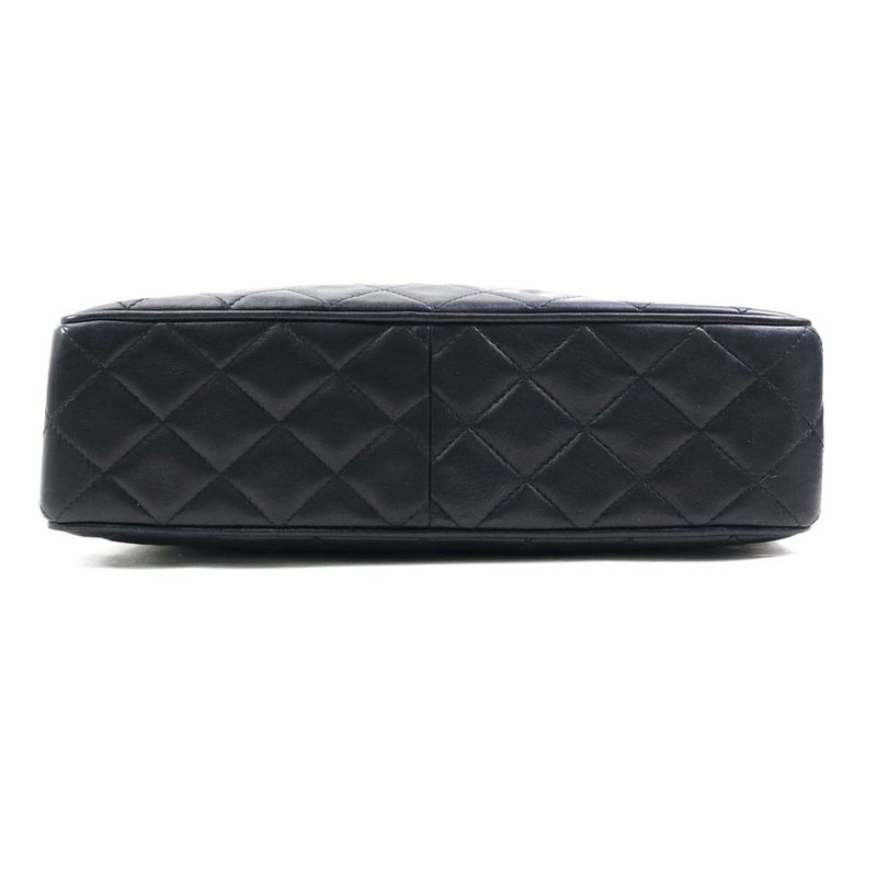Chanel Shoulder Bag Quilted — view 4