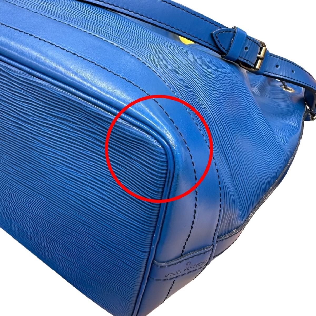 Louis Vuitton Epi Drawstring Shape Shoulder Bag Noe — view 7