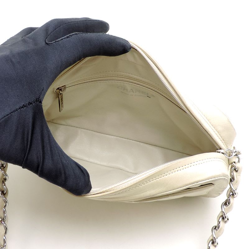 Chanel Shoulder Quilted Chain Lambskin White Bag — view 8